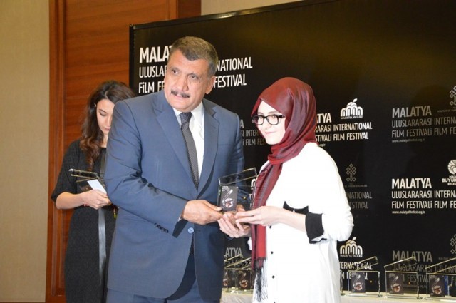 6. Malatya Uluslararası Film Festivalinin Sponsorlarına Plaket verildi 20