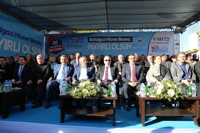 Bakan Tüfenkci, Battalgazi Belediyesi Yeni Hizmet Binası’nın Temelini Attı 1