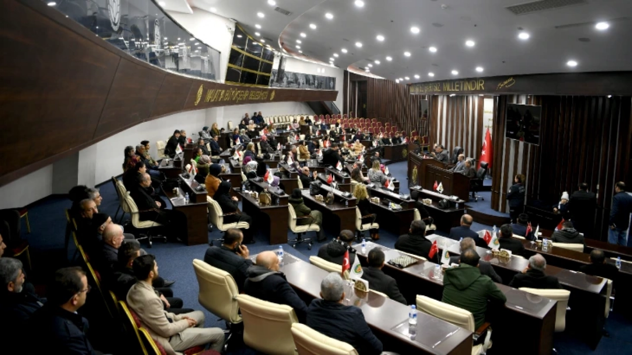 Başkan Gürkan Büyükşehir Belediyesi Meclis Salonunda Vatandaşlarla Bir Araya Geldi