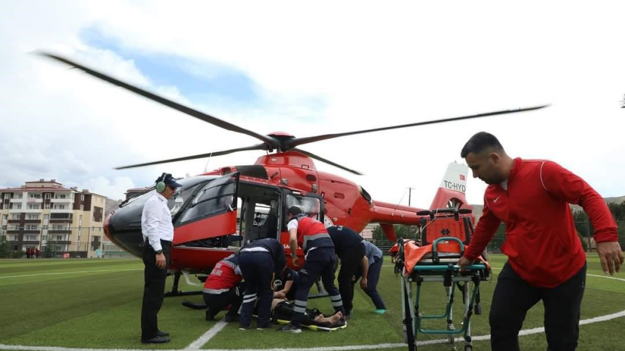 Tansiyon hastası yaşlı hasta hava ambulansı ile hastaneye getirildi