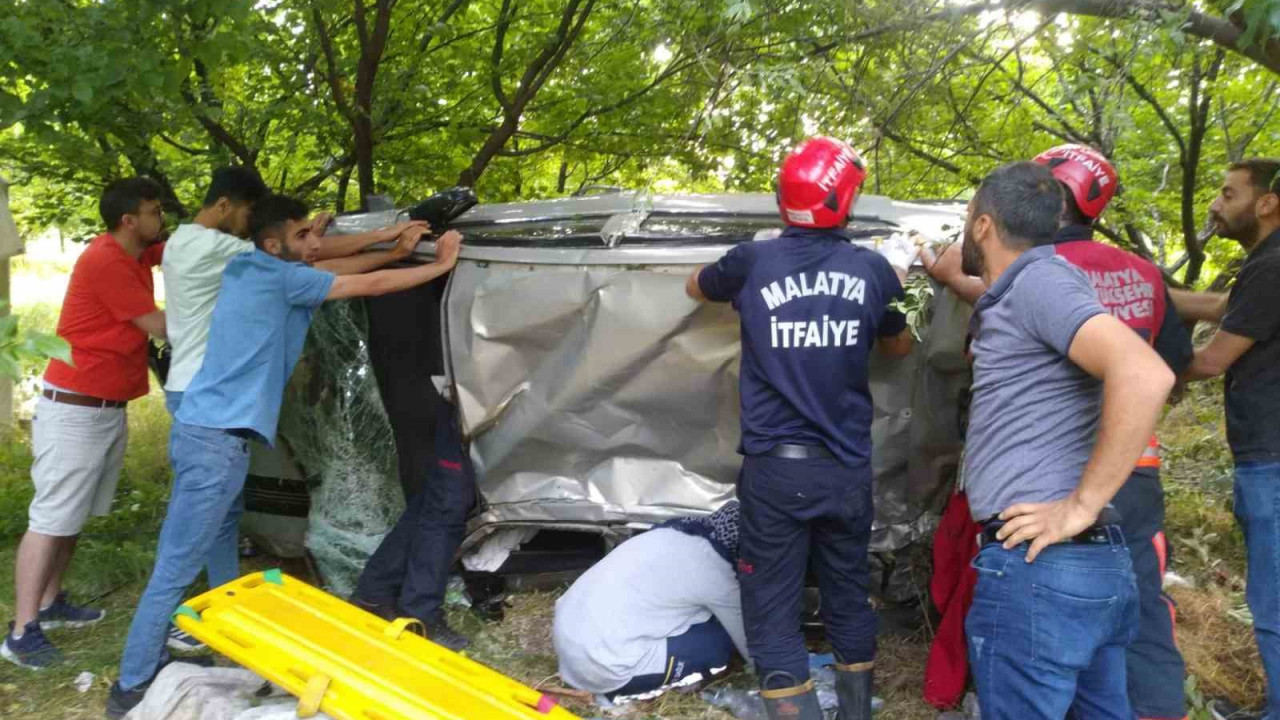 Kontrolden çıkan otomobil takla attı: 4 yaralı