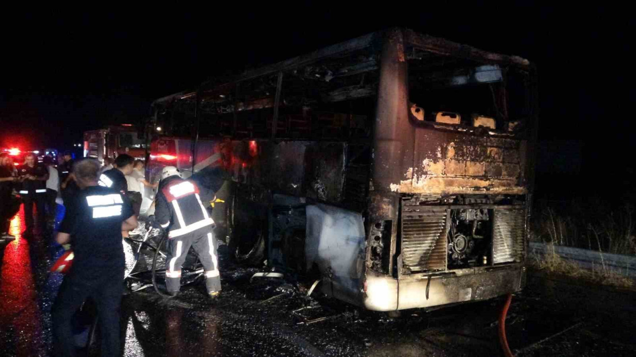 Malatya'da yolcu otobüsü alev alev yandı: Facianın eşiğinden dönüldü