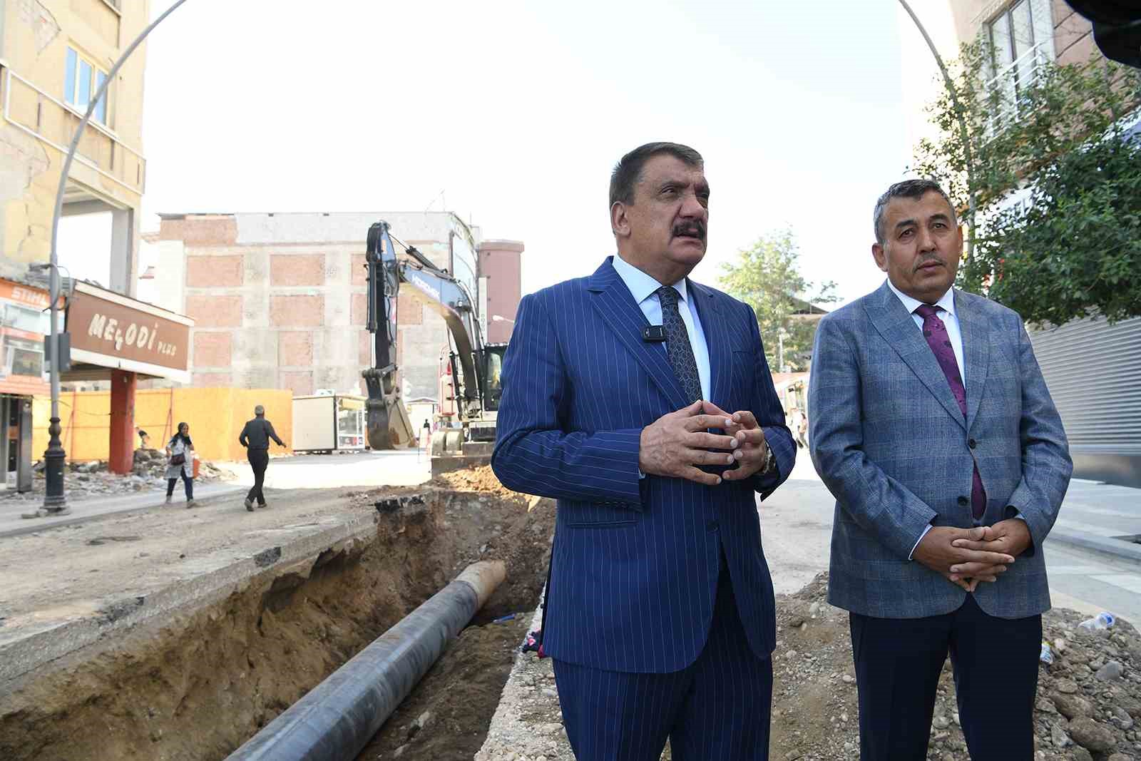 Belediye Başkanı Selahattin Gürkan: “Altyapıyı Yeniden İnşa Ediyoruz”