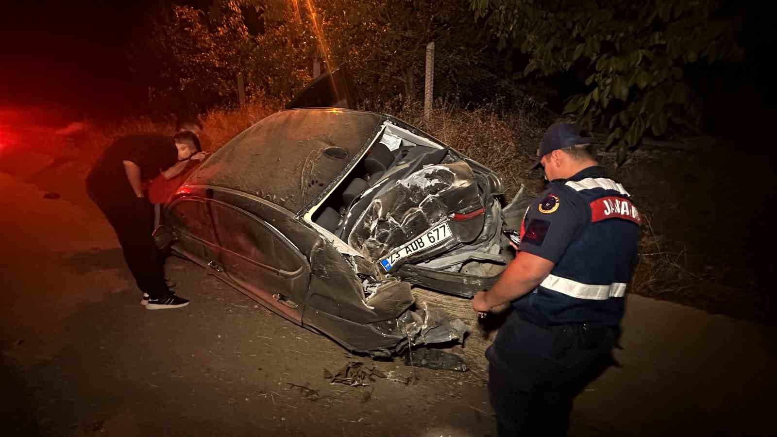 Elazığ’da Kontrolden Çıkan Araç Hurdaya Döndü