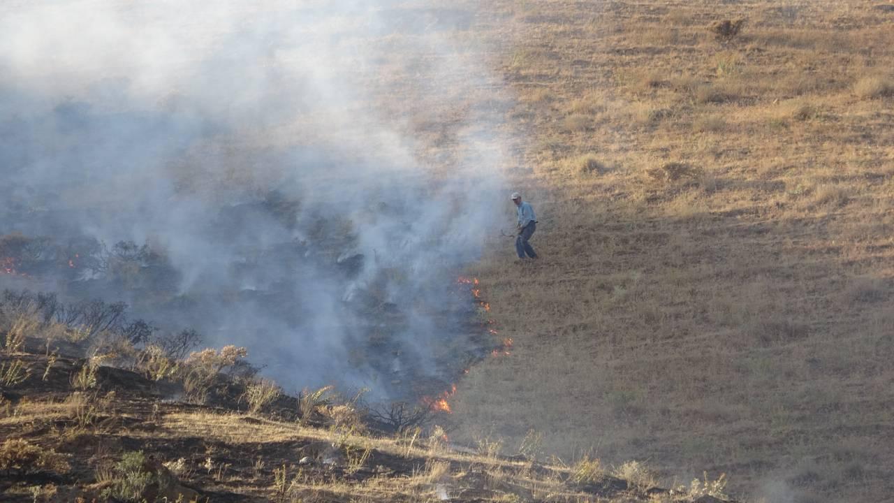 Bitlis’te 12 Hektarlık Bölümde Örtü Yangını Meydana Geldi