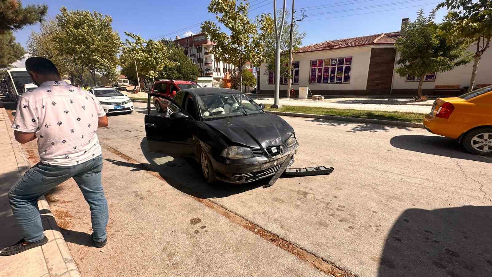 Korkutan Trafik Kazasında 2 Yaralı