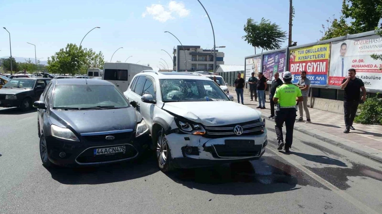 Malatya’da İki Aracın Karıştığı Kazada 1 Yaralı