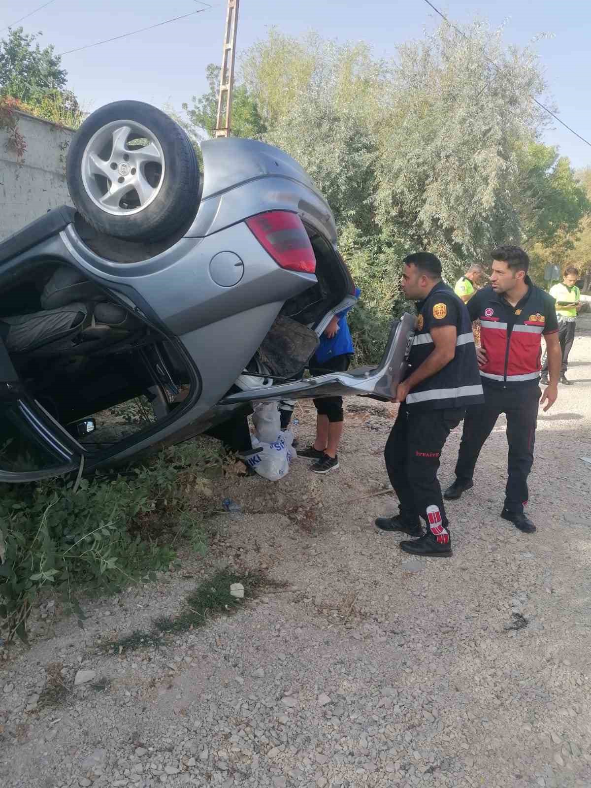 Edremit'te Otomobil Takla Attı