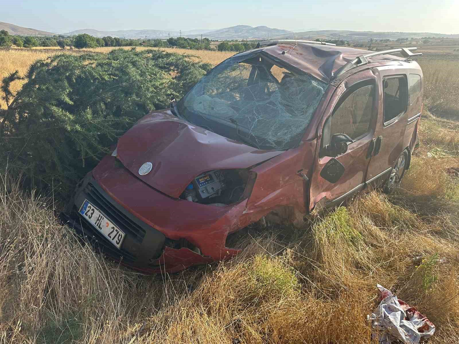 Feci Kaza: Araç Şarampole Uçtu