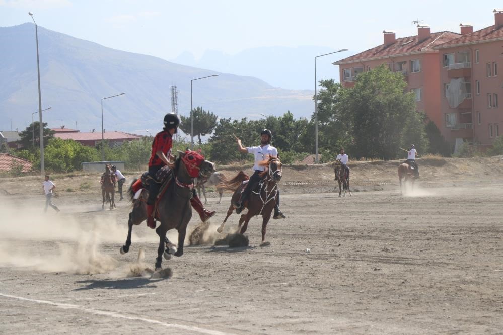 Ata Sporu Cirit Erzincan’da Hayat Buluyor