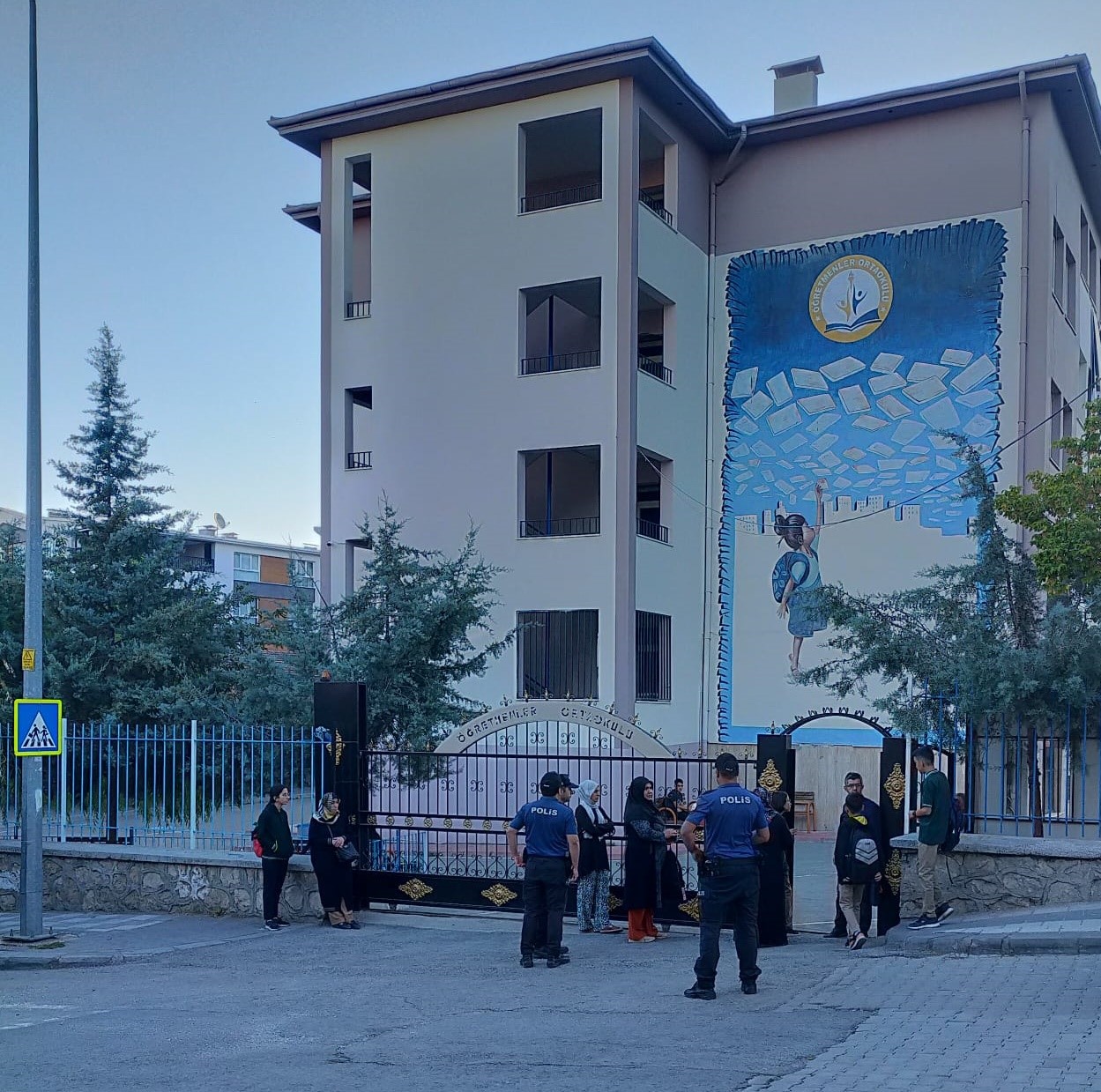 Malatya’da Polis Ekipleri Okul Önlerini Denetledi