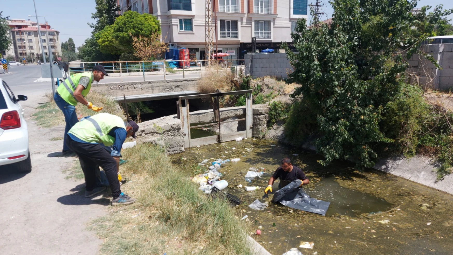 İpekyolu Belediyesi’nden "Dünya Temizlik Günü"