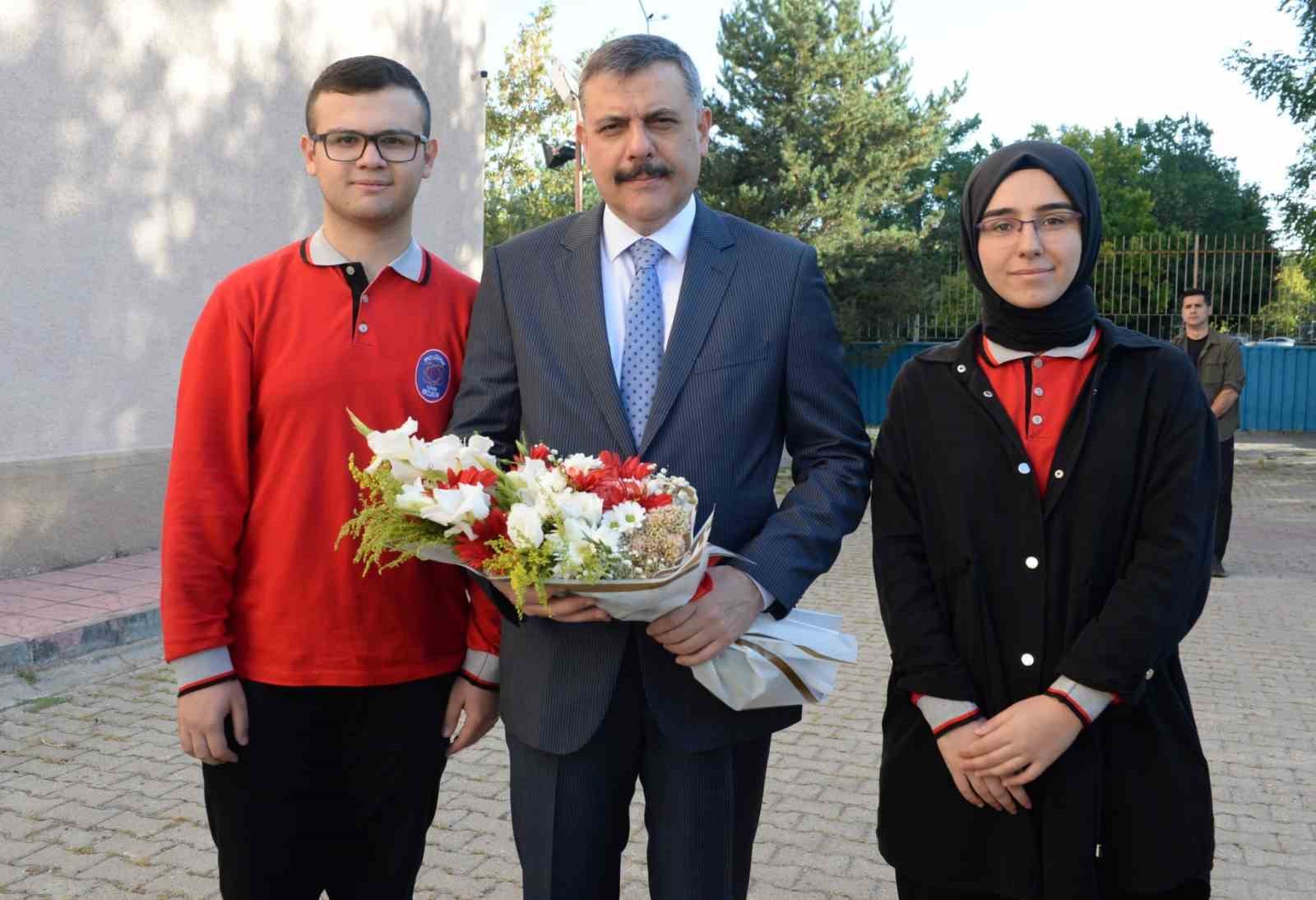 Vali Çiftçi Öğrencilerle Kahvaltıda Bir Araya Geldi