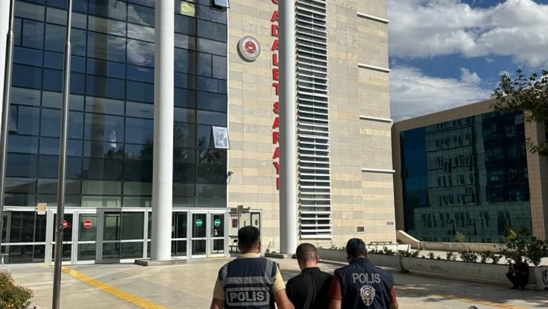 Elazığ Polisi Son Bir Ayda Kesinleşmiş Hükmü Bulunan 7 Şahsı Yakaladı