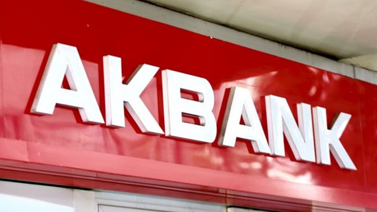 Akbank'tan 3 ay ödeme ertelemeli 50.000 TL nakit destek! Düşük faizli acil kredi veriliyor