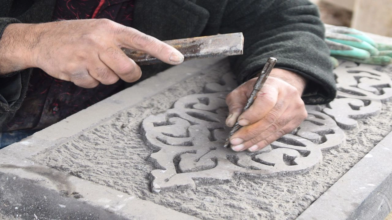 Unesco Kültürel Miras İçinde Olan Geleneksel Ahlat Taş İşçiliği Yaşatılıyor