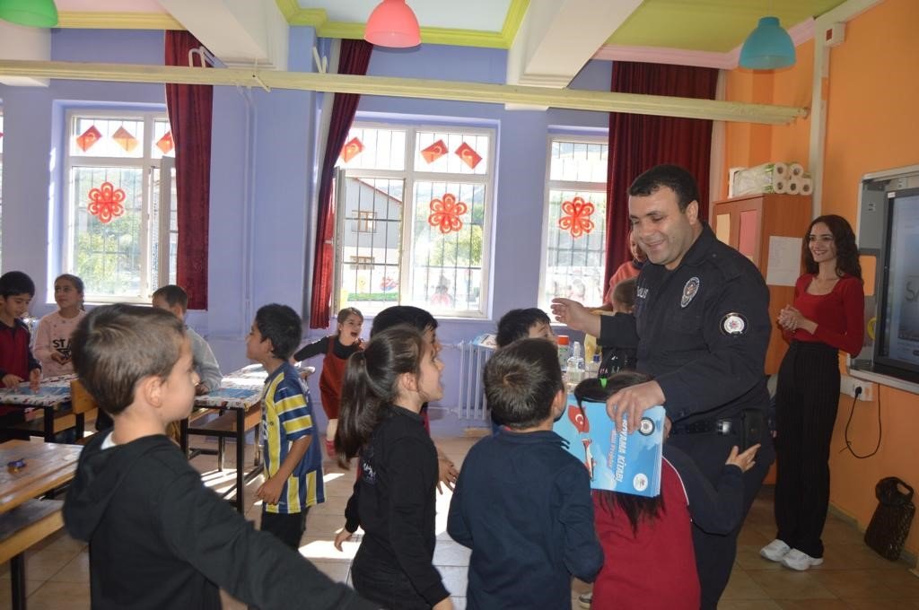 Tatvan Polisi'nden Okul Ziyareti