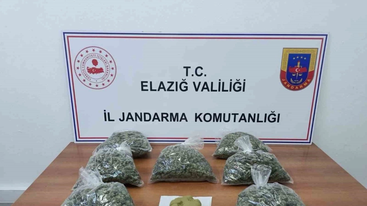 Elazığ’da Uyuşturucu Madde Taşıyan 4 Şahıs Tutuklandı