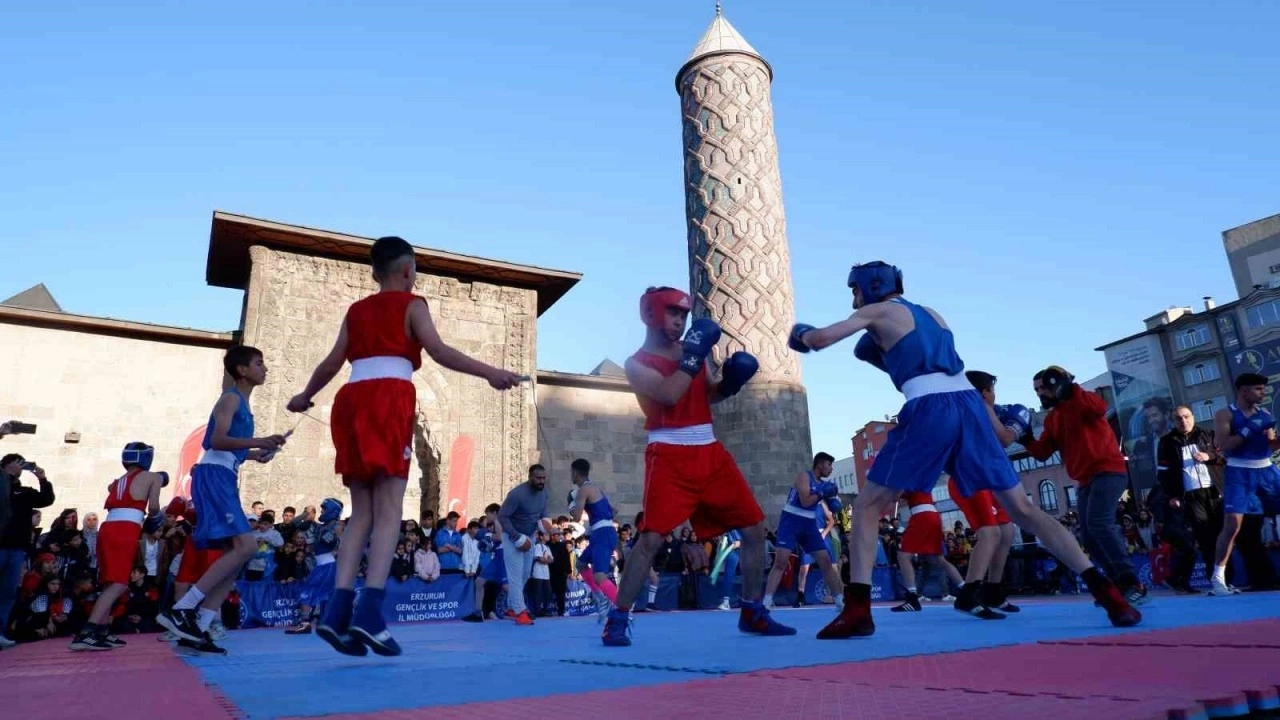 Erzurum'da Şenlik Gibi Spor Kutlaması