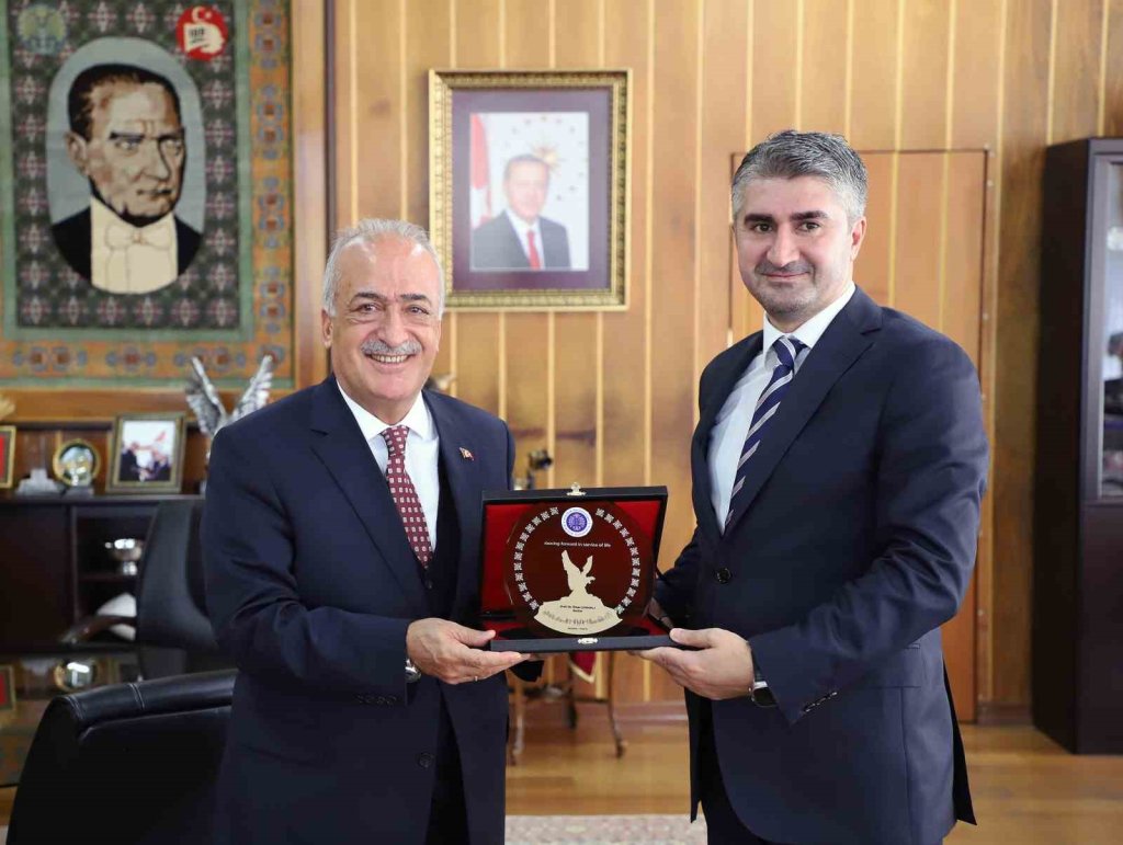 Tarıkdaroğlu, Rektör Çomaklı’ya Ziyarette Bulundu
