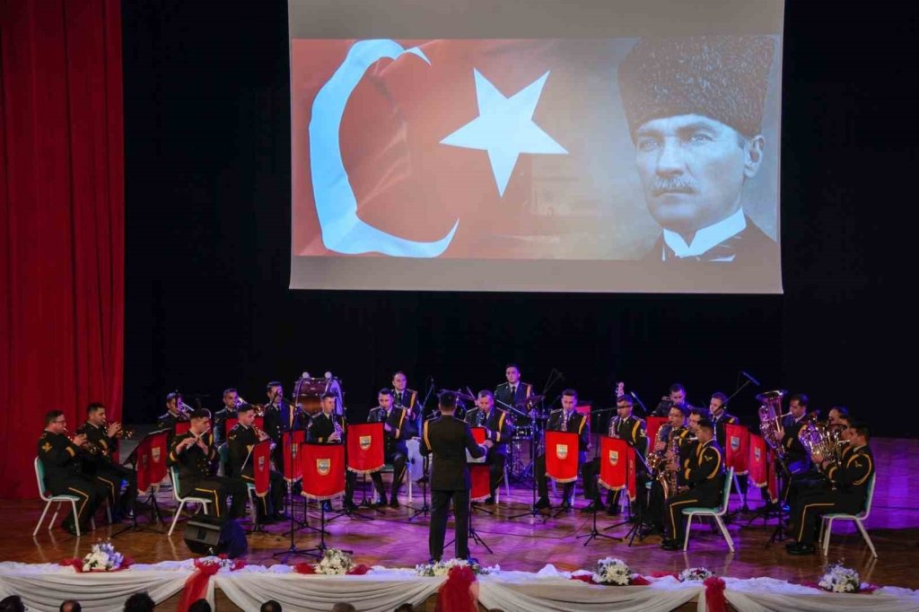 Ebyü’de Cumhuriyet Bayramı'nın 100. Yıl Konseri Düzenledi