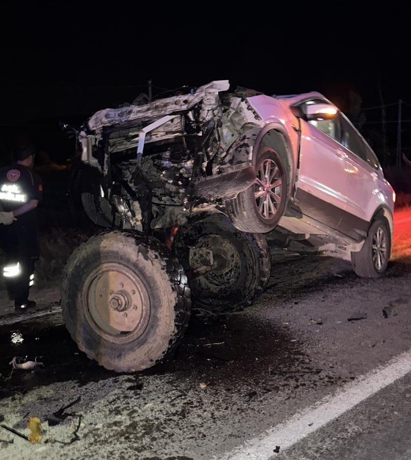 Otomobil İle Traktör Kazası: 1 Yaralı