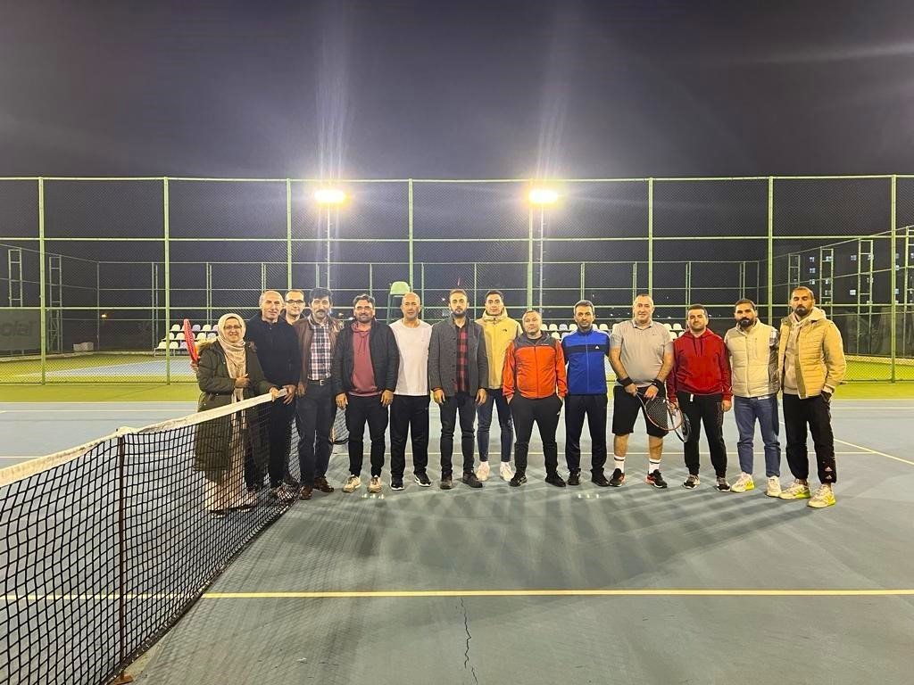 Ebyü Erkekler Kort Tenis Turnuvası Son Buldu
