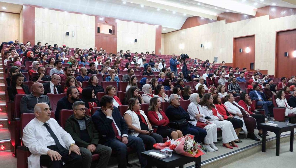 Tıp Fakültesinden Cumhuriyetin 100. Yılına Özel Konferans