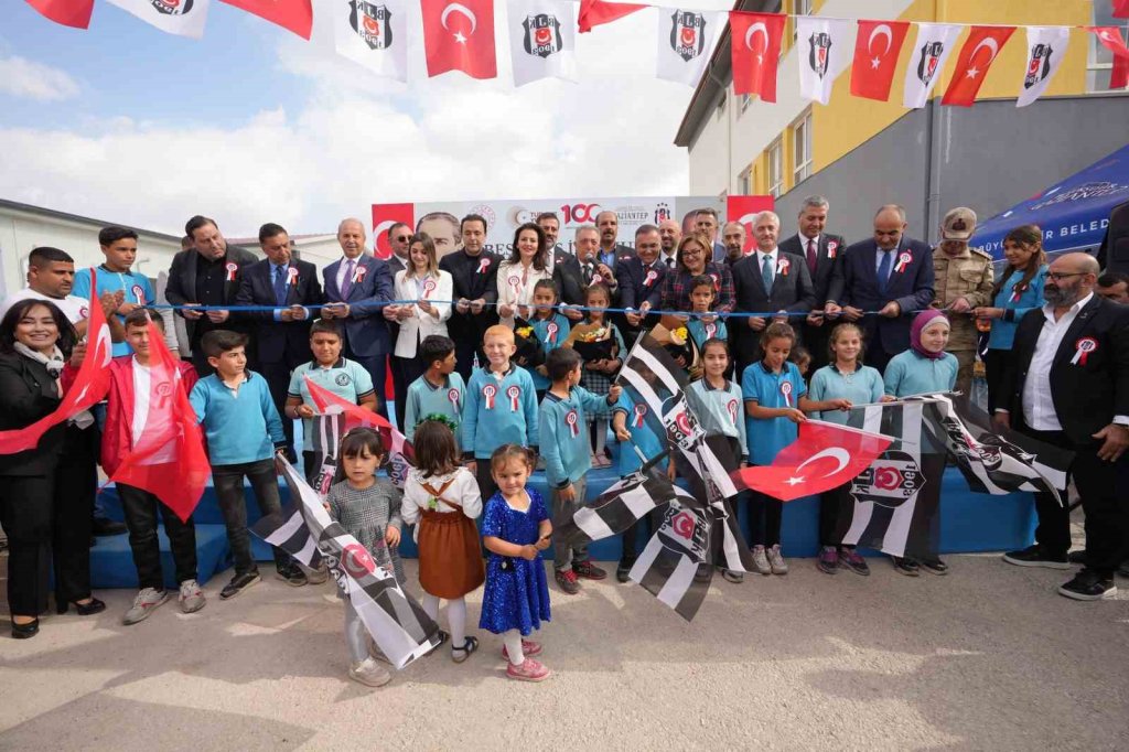 Vali Çeber "Emeklerinden Dolayı Beşiktaş Kulübü’ne Teşekkür Ediyoruz"