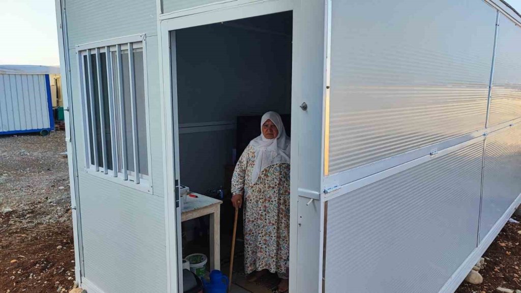 70 Yaşındaki Kadın Konteynerde Karanlıkta Kaldı