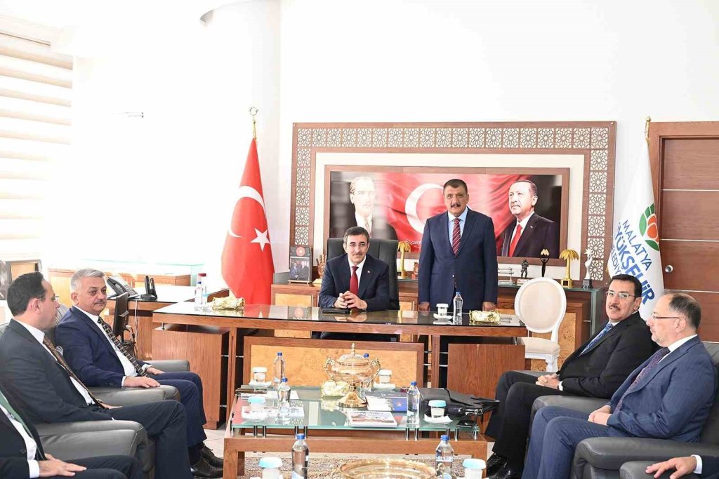 Cumhurbaşkanı Yardımcısından Başkan Gürkan’a Övgü