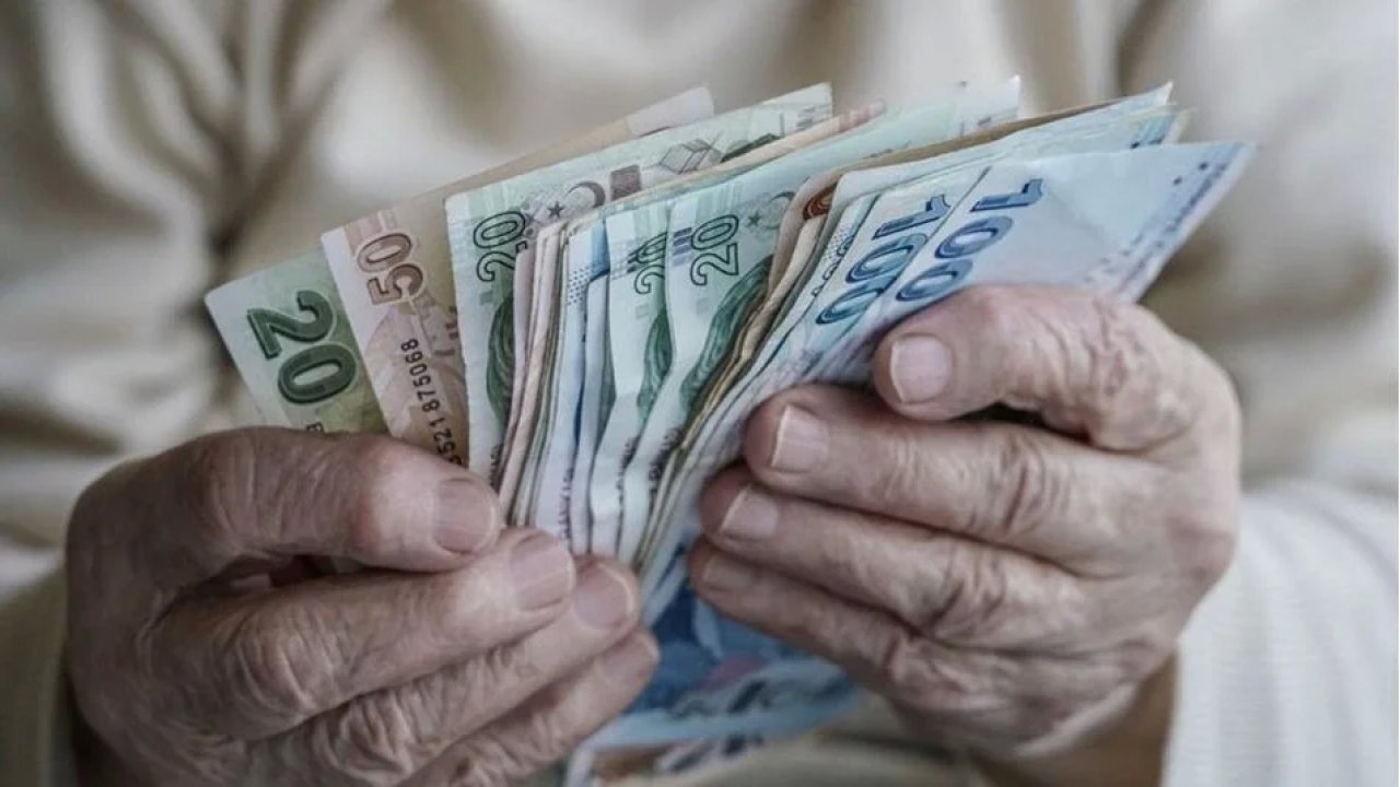 Çalışan Emekliye 5 Bin Lira İkramiyenin Detayları Duyuruldu
