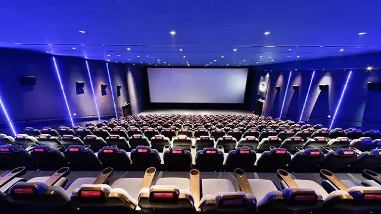 Sinema Salonları Hizmete Açılıyor