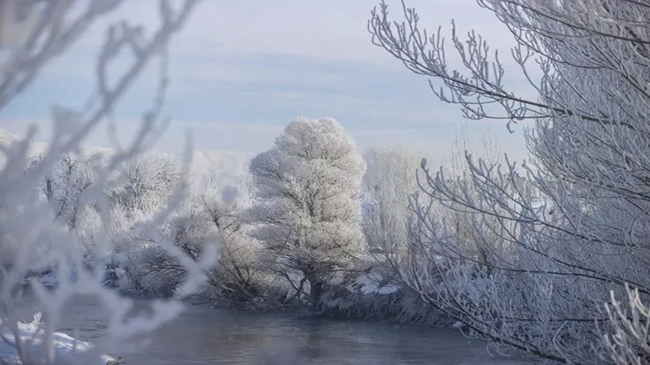 Tunceli, Kışın Büyülü Beyazlığına Büründü!