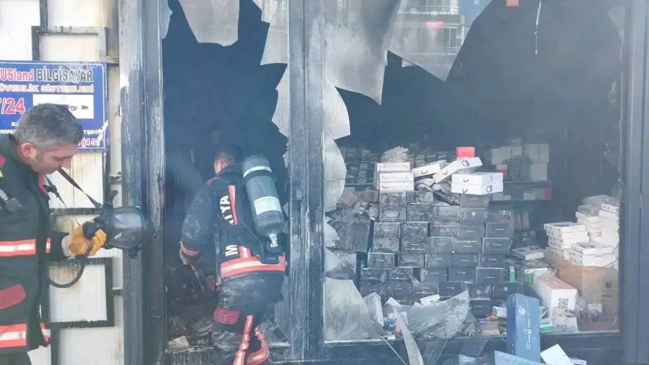 Malatya'da Konteyner İş Yerinde Yangın Çıktı