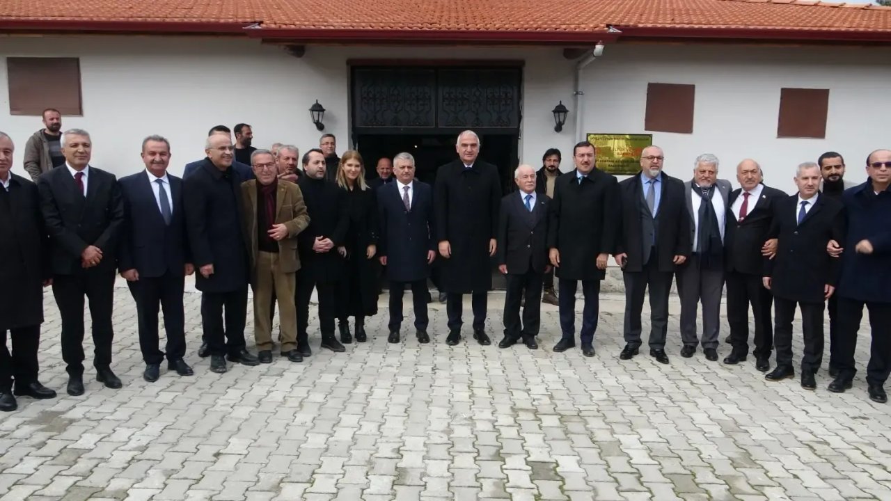 Bakan Ersoy, Malatya'daki Cemevi Restorasyonunu İnceledi