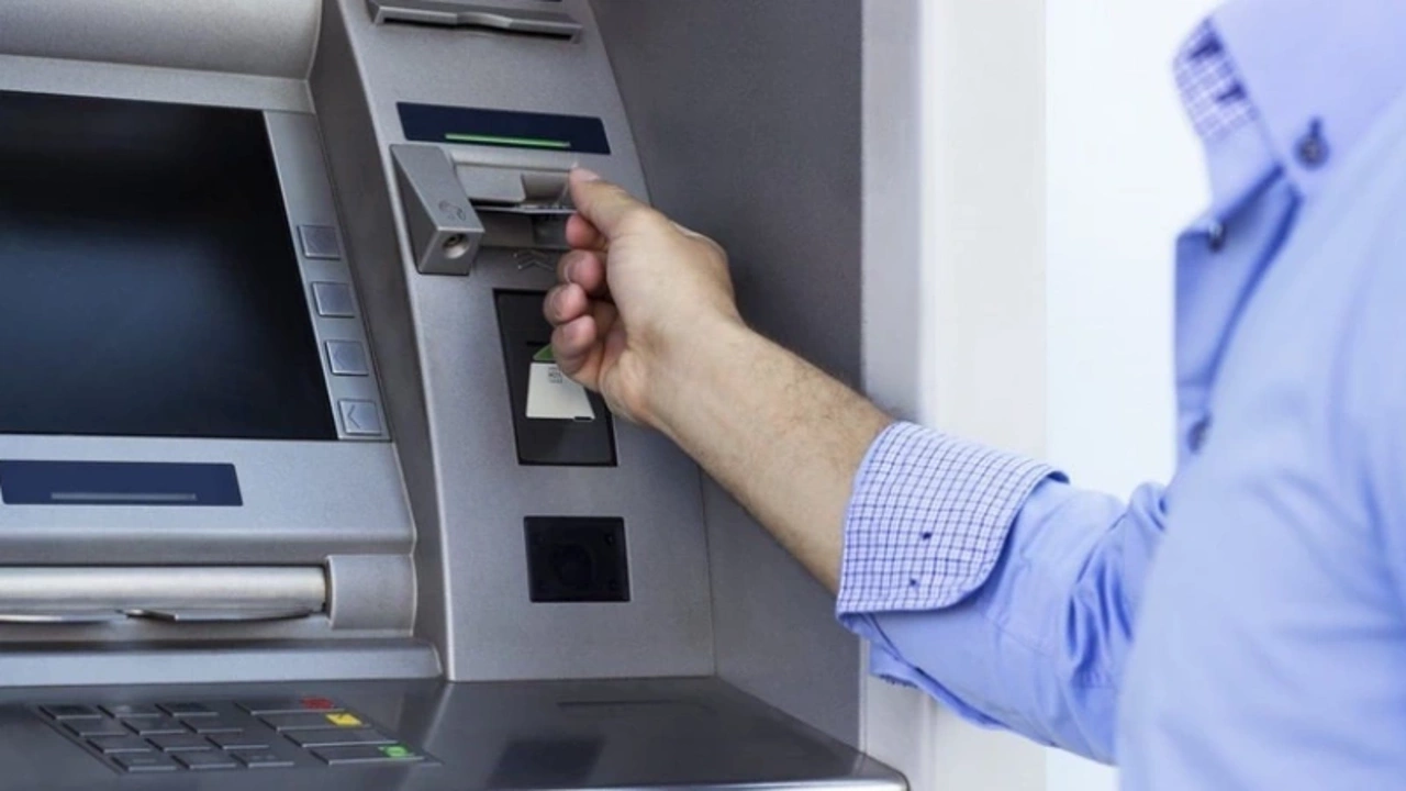 ATM Alarmı Polisi Harekete Geçirdi