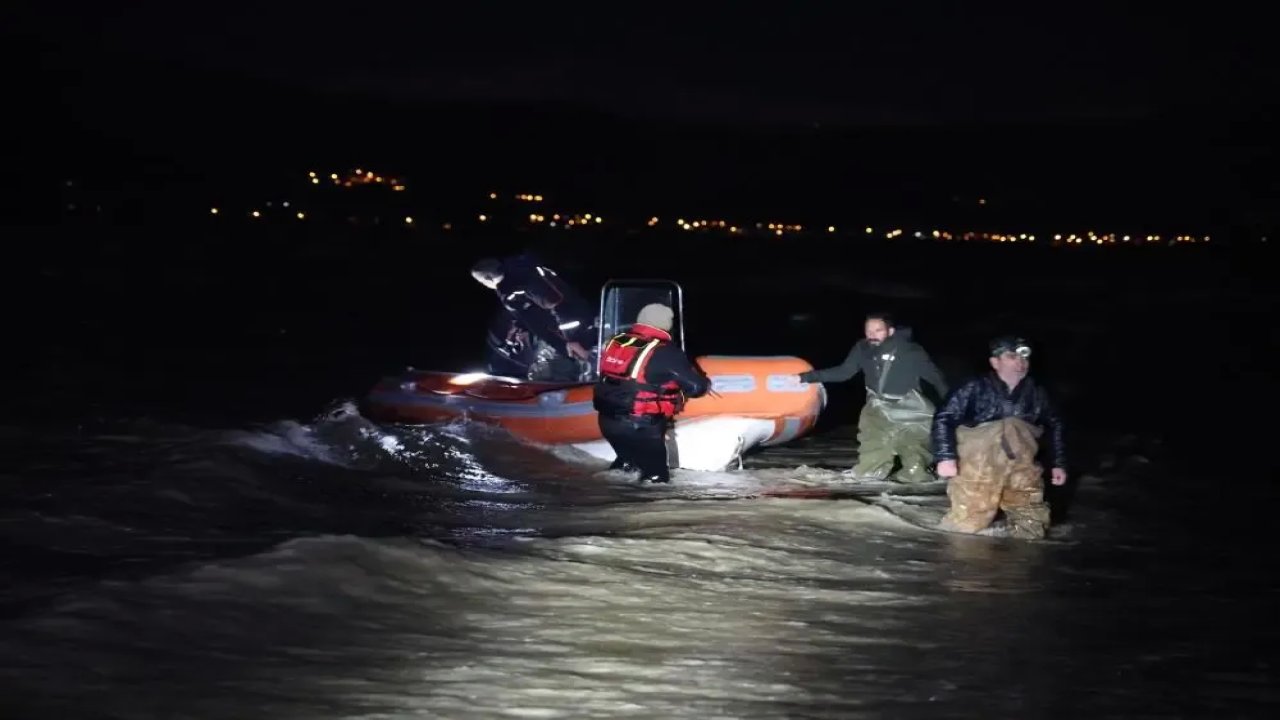 Fırtına Sonrası Mahsur Kalan Balıkçılar 4 Saat İçinde Kurtarıldı