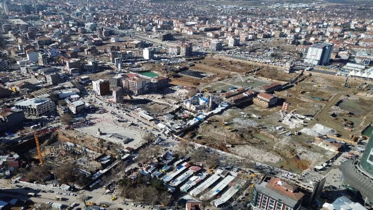 Bakan Ersoy, Malatya'daki Deprem Zararlarını İnceledi