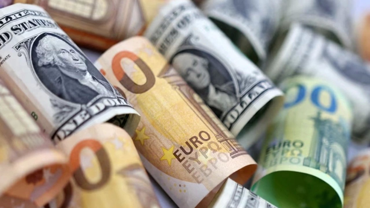 Bugün Piyasalarda Son Durum: Dolar ve Euro Nasıl Başladı?