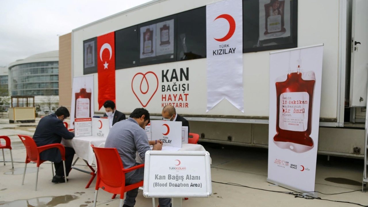 Vali Yazıcı, Malatyalıları Kan Bağışına Teşvik Ediyor: Hayat Kurtaran Bir Adım Atın!