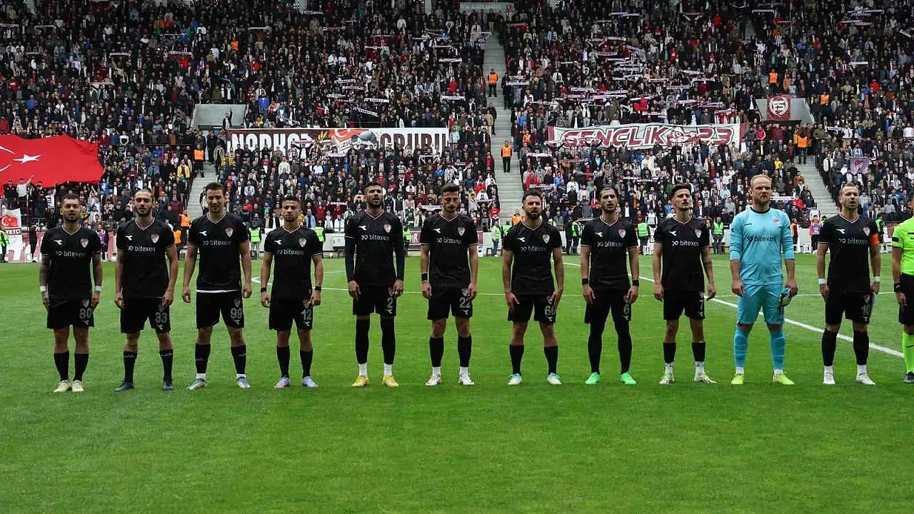 Çimentaş Elazığspor'un 2. Lig Yolunda: Komşu Şehirlerin Destekleriyle Final Maçına