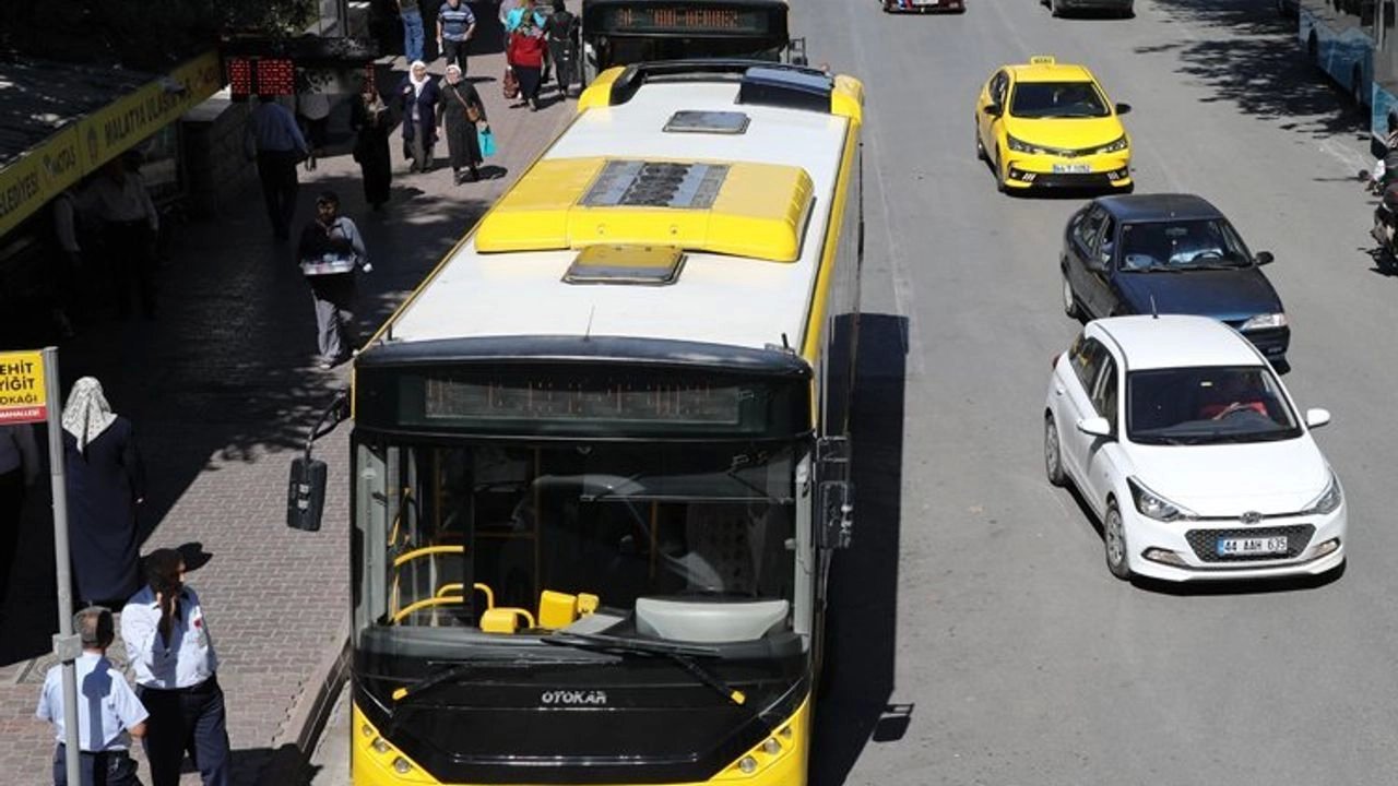 Sınav Öncesi Moral Desteği: Malatya Büyükşehir Belediyesi'nden Öğrencilere Ücretsiz Ulaşım ve Başarılar!