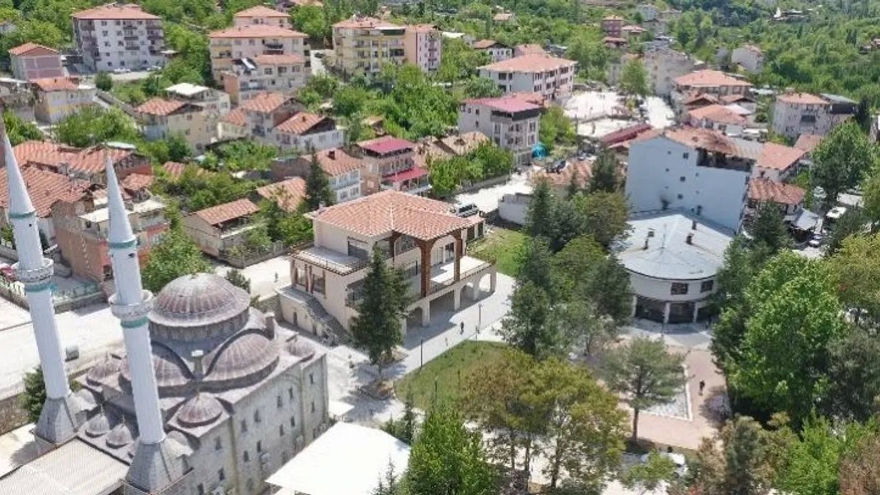 Malatya'nın Enerji İhtiyaçları Görüşüldü: Milletvekili Ölmeztoprak ve Bakan Bayraktar Masada!