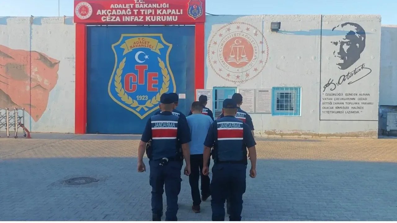 Malatya'da Jandarma Operasyonu: Aranan Terörist Yakalandı ve Tutuklandı