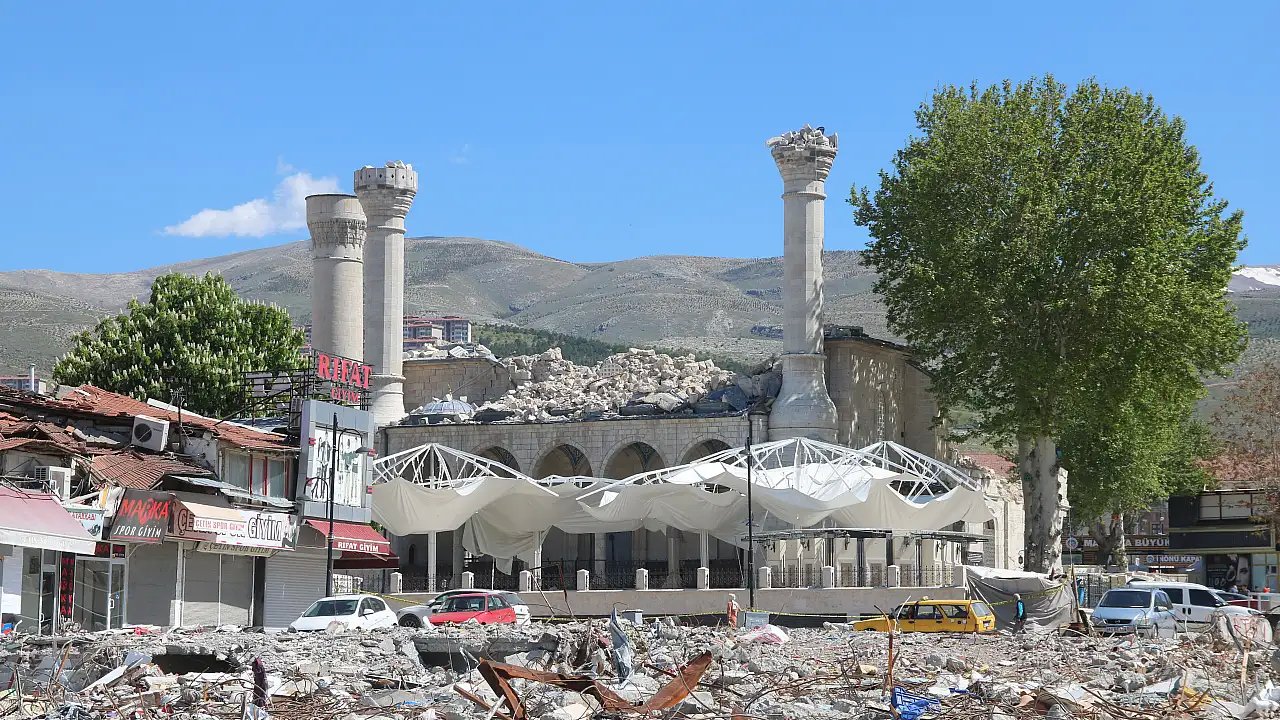 AK Parti Milletvekili: Malatya'da Tarihi Yeni Cami'nin Restore Çalışmalarına Hız Kazandırıldı