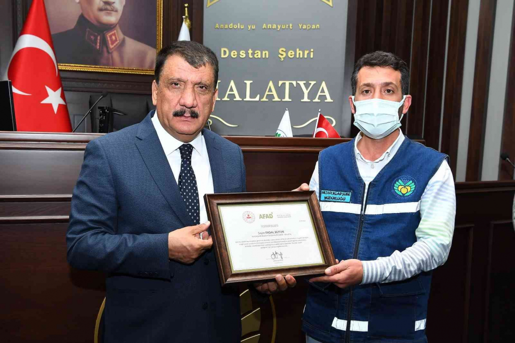 İçişleri Bakanı Soylu’dan Başkan Gürkan ile personele teşekkür belgesi