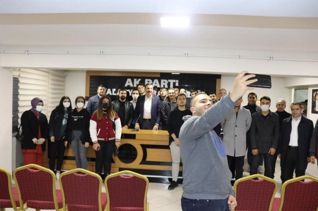 Milletvekili Tüfenkci, gençlerle bir araya geldi