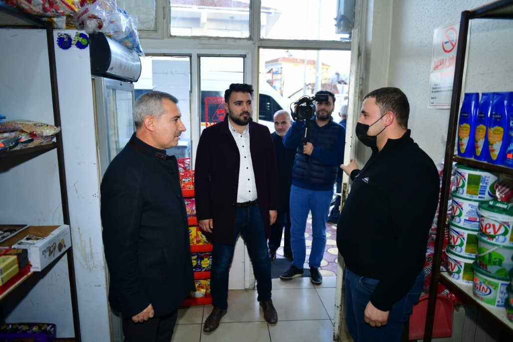 Başkan Çınar, esnafları ziyaret edip taleplerini dinledi