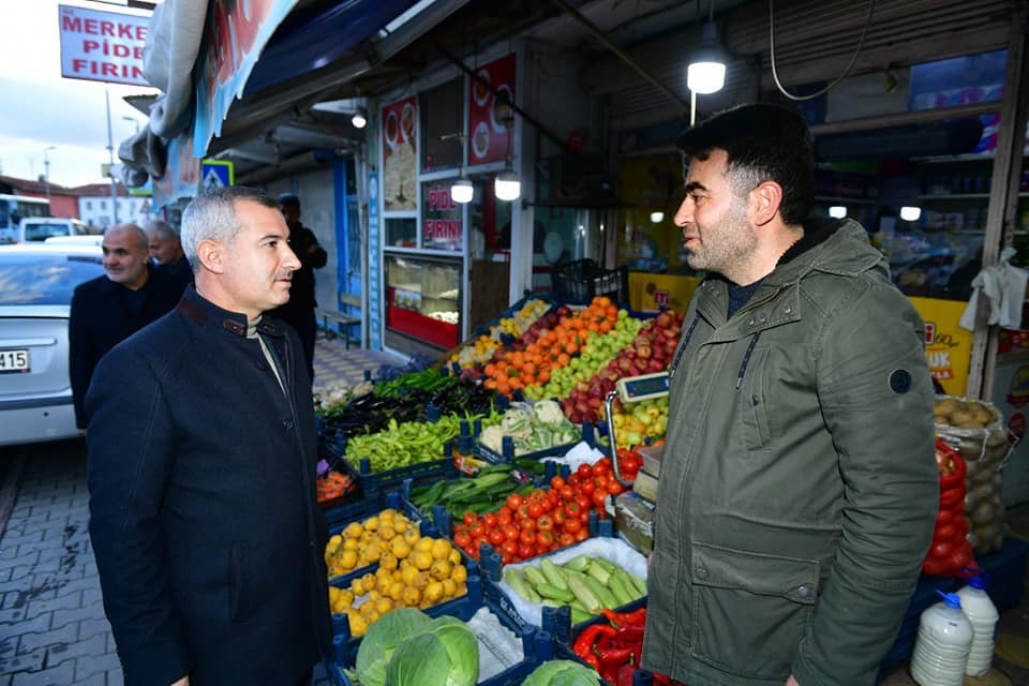 Başkan Çınar, esnafları ziyaret edip taleplerini dinledi